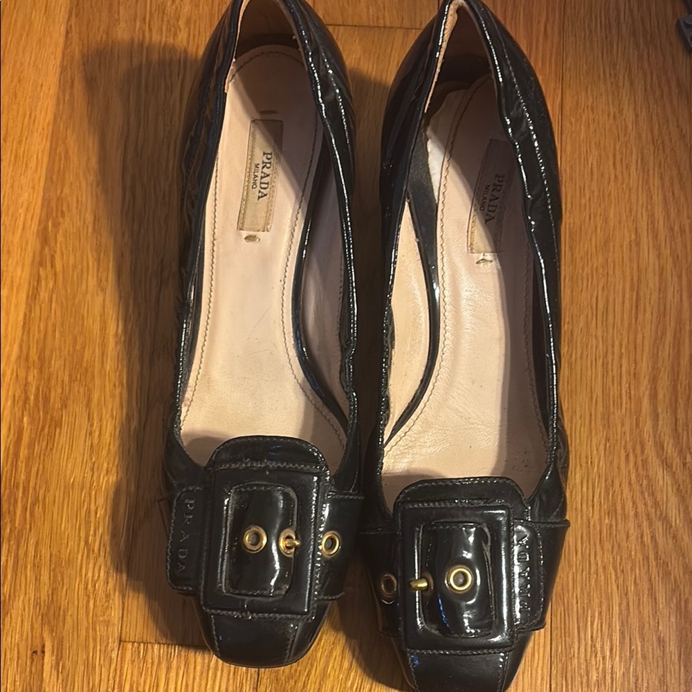 Prada Black Leather Pumps Timeless Elegance